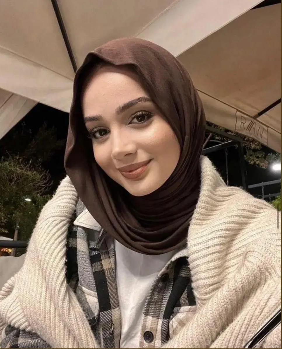 Gizem - Beşiktaş Escort