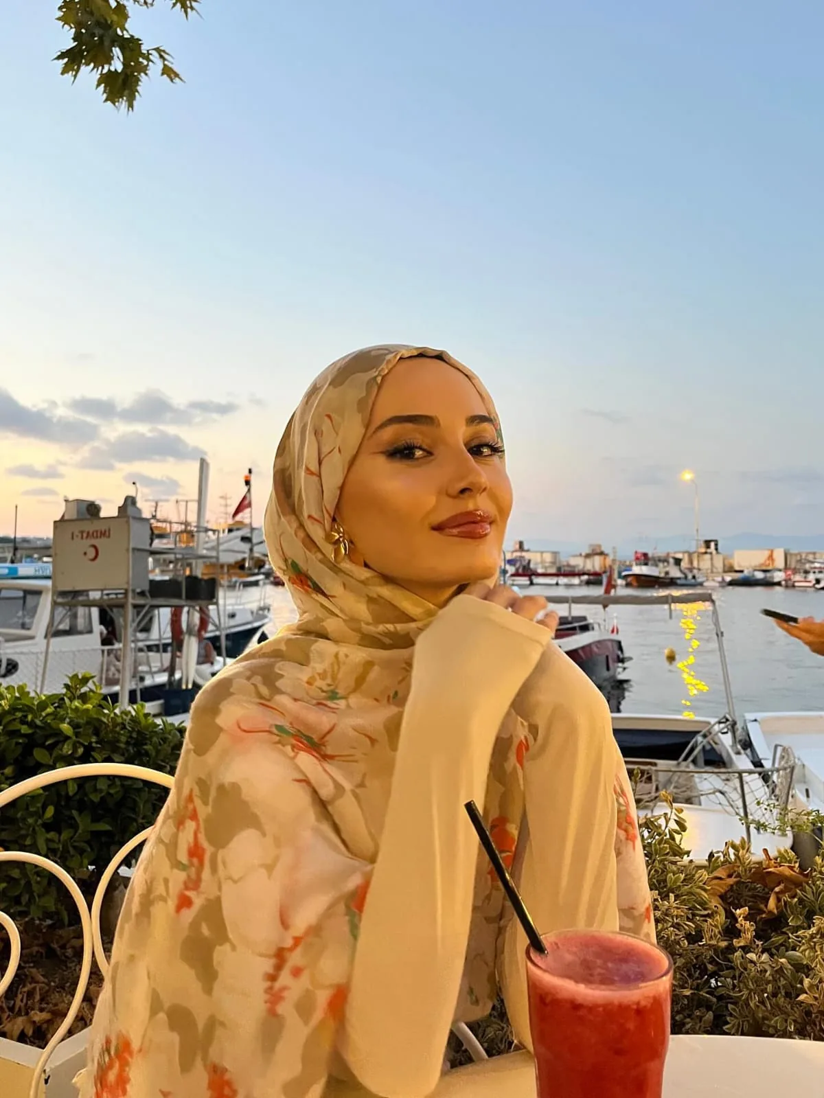 Esra - Beşiktaş Escort